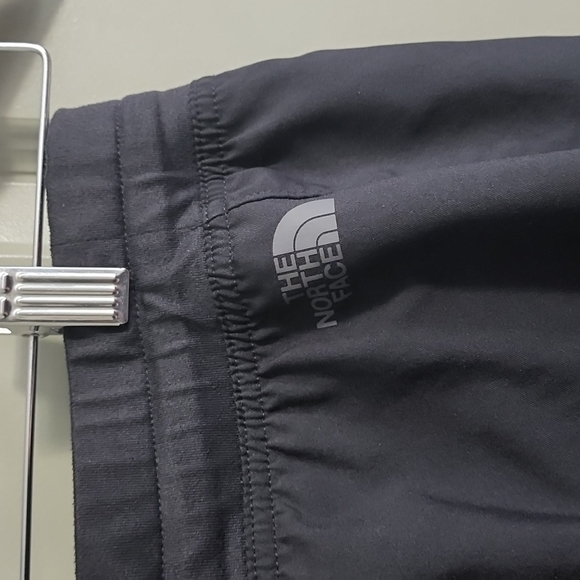 The North Face Skorts size Medium - Picture 3 of 9